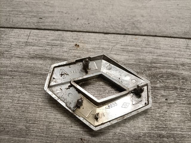 bontott RENAULT MEGANE I Első Embléma