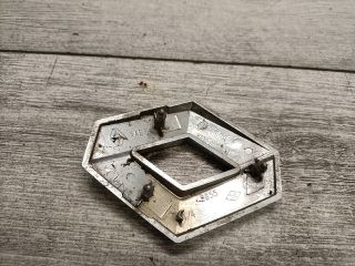 bontott RENAULT MEGANE I Első Embléma