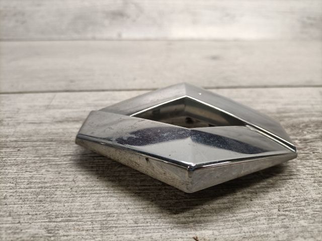 bontott RENAULT MEGANE I Első Embléma