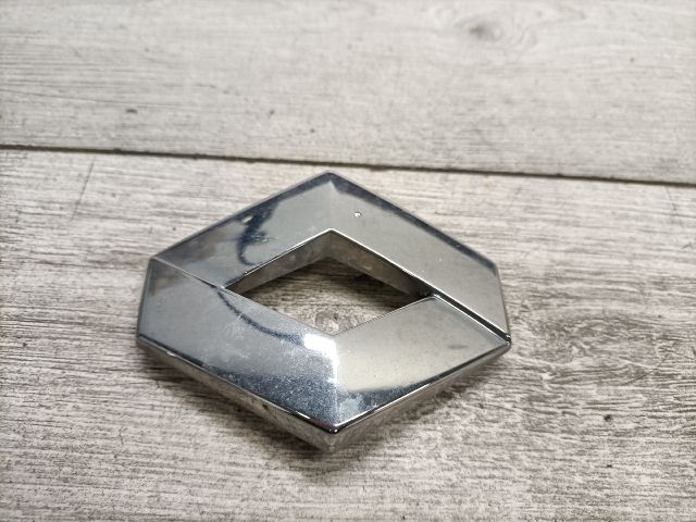 bontott RENAULT MEGANE I Első Embléma