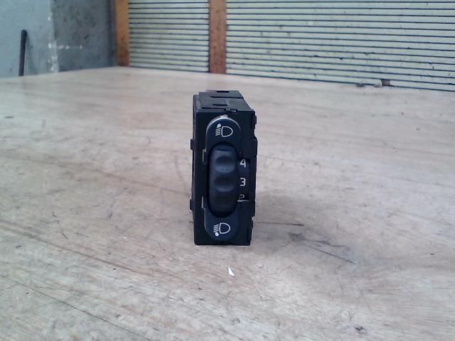 bontott RENAULT MEGANE I Fényszórómagasság Állító Kapcsoló