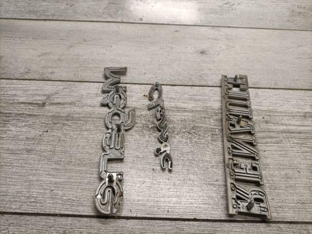 bontott RENAULT MEGANE I Hátsó Embléma