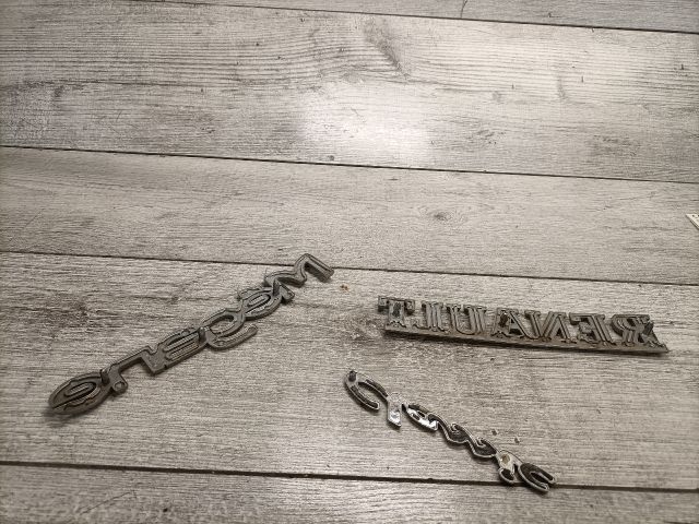 bontott RENAULT MEGANE I Hátsó Embléma