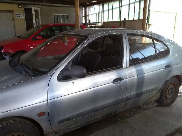 bontott RENAULT MEGANE I Hátsó középső Biztonsági Öv