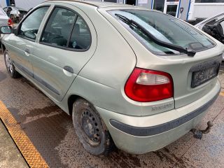 bontott RENAULT MEGANE I Hátsó Lökhárító (Részeivel)