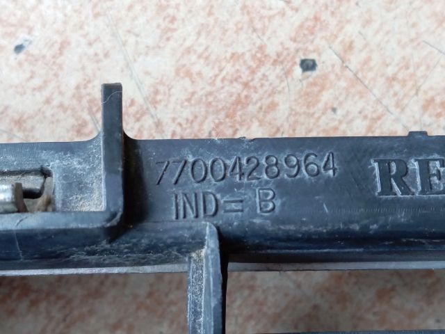 bontott RENAULT MEGANE I Hűtőrács