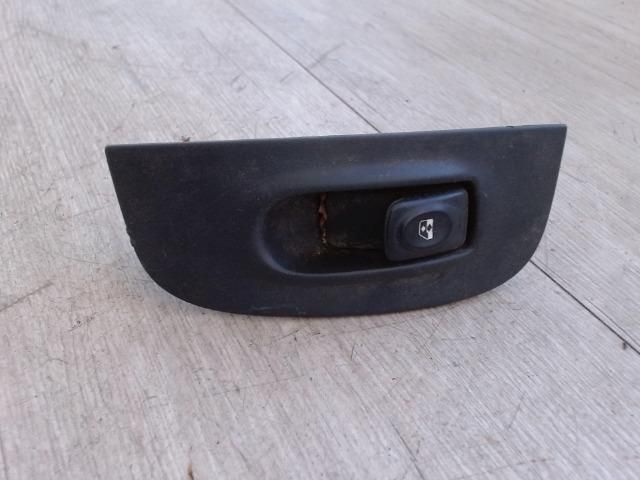 bontott RENAULT MEGANE I Jobb első Ablakemelő Kapcsoló