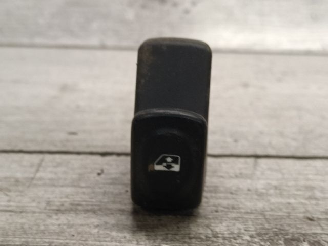 bontott RENAULT MEGANE I Jobb első Ablakemelő Kapcsoló