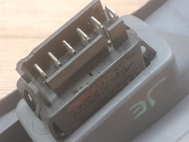 bontott RENAULT MEGANE I Jobb első Ablakemelő Kapcsoló