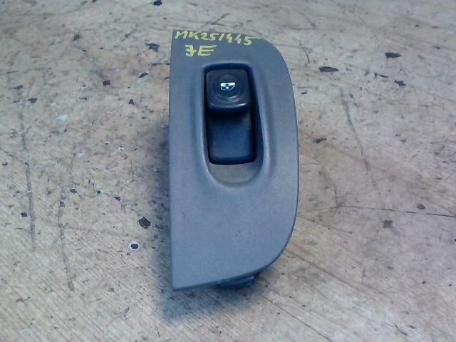 bontott RENAULT MEGANE I Jobb első Ablakemelő Kapcsoló