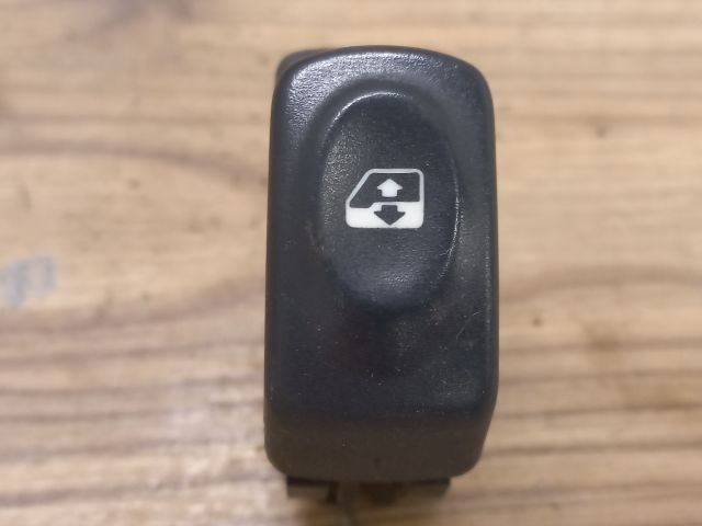 bontott RENAULT MEGANE I Jobb első Ablakemelő Kapcsoló