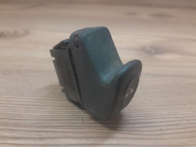 bontott RENAULT MEGANE I Jobb első Ablakemelő Kapcsoló