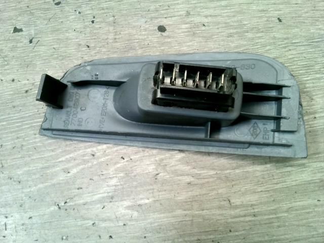 bontott RENAULT MEGANE I Jobb első Ablakemelő Kapcsoló