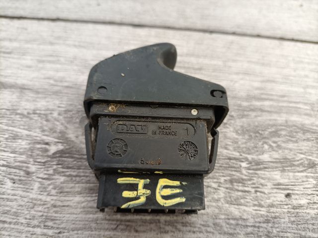 bontott RENAULT MEGANE I Jobb első Ablakemelő Kapcsoló