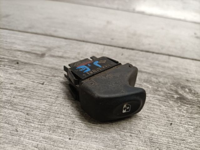 bontott RENAULT MEGANE I Jobb első Ablakemelő Kapcsoló