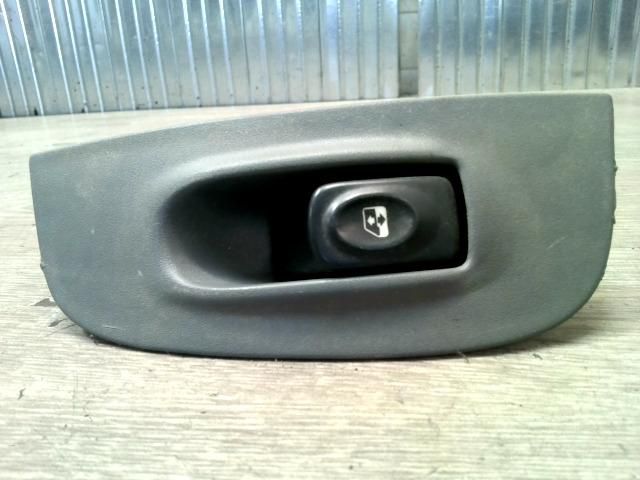 bontott RENAULT MEGANE I Jobb első Ablakemelő Kapcsoló