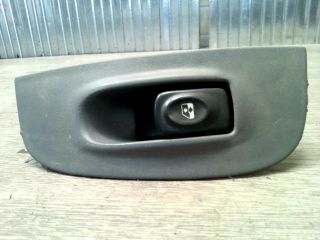 bontott RENAULT MEGANE I Jobb első Ablakemelő Kapcsoló