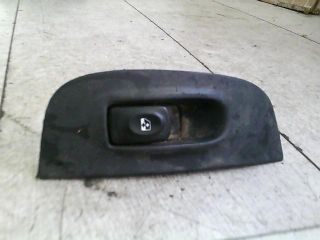 bontott RENAULT MEGANE I Jobb első Ablakemelő Kapcsoló