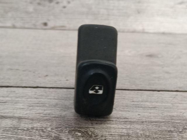 bontott RENAULT MEGANE I Jobb első Ablakemelő Kapcsoló