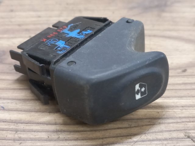 bontott RENAULT MEGANE I Jobb első Ablakemelő Kapcsoló