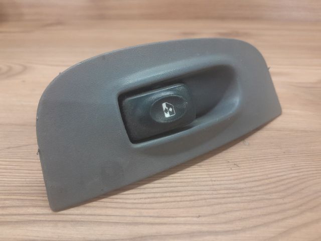 bontott RENAULT MEGANE I Jobb első Ablakemelő Kapcsoló