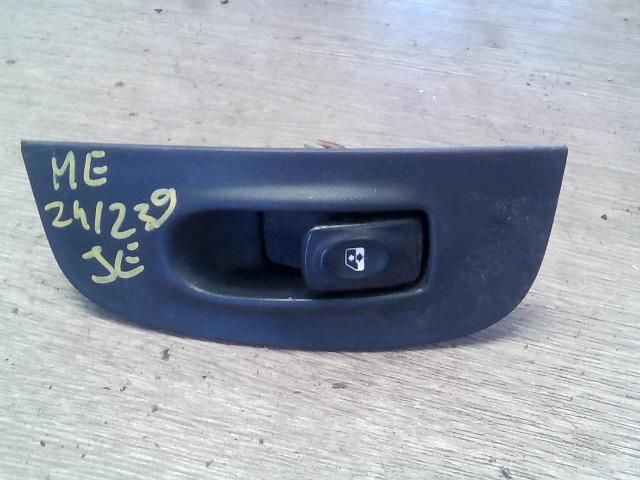 bontott RENAULT MEGANE I Jobb első Ablakemelő Kapcsoló