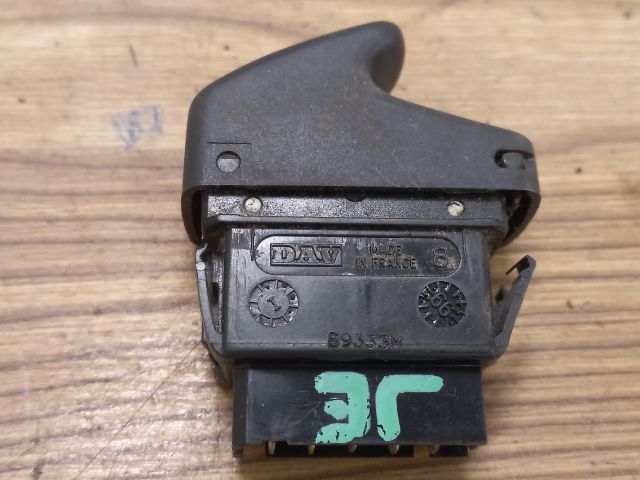 bontott RENAULT MEGANE I Jobb első Ablakemelő Kapcsoló