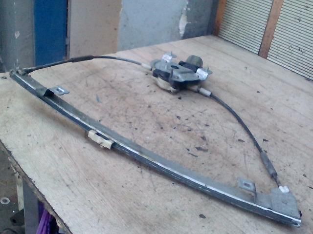 bontott RENAULT MEGANE I Jobb első Ablakemelő Szerkezet (Elektromos)