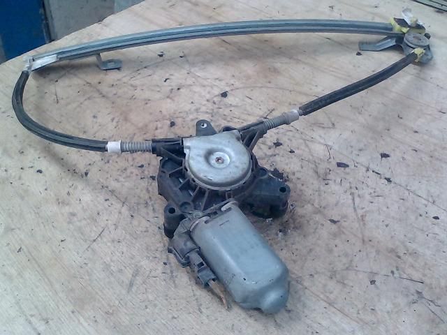 bontott RENAULT MEGANE I Jobb első Ablakemelő Szerkezet (Elektromos)