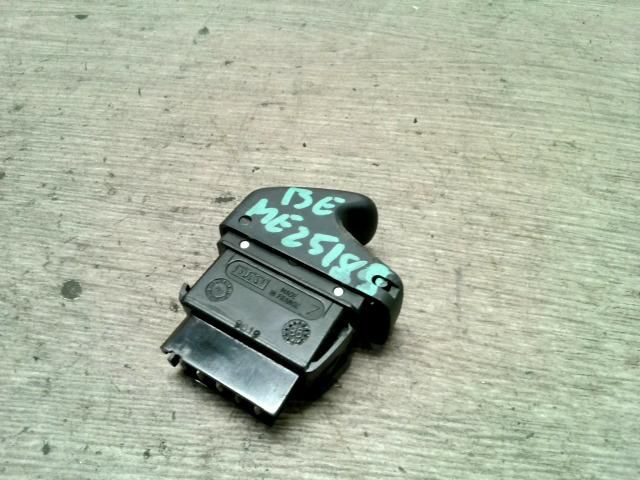 bontott RENAULT MEGANE I Jobb hátsó Ablakemelő Kapcsoló