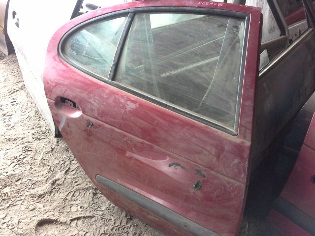 bontott RENAULT MEGANE I Jobb hátsó Ajtó (Üres lemez)