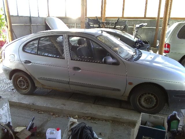 bontott RENAULT MEGANE I Jobb hátsó Kapaszkodó (Felső)