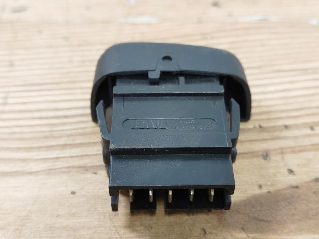 bontott RENAULT MEGANE I Központizár Kapcsoló