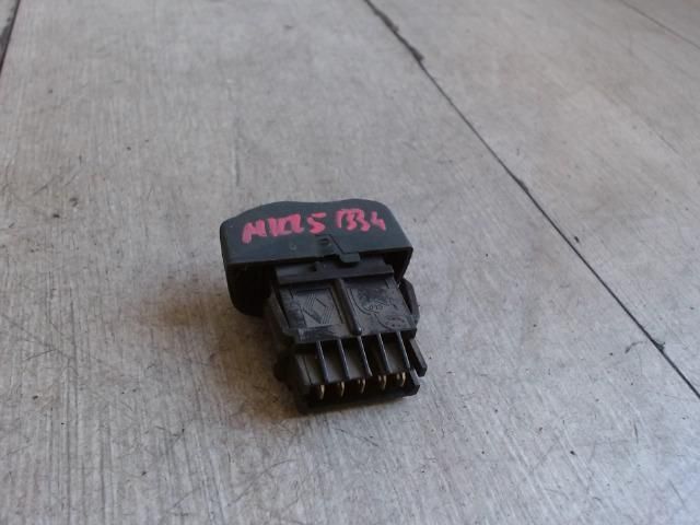 bontott RENAULT MEGANE I Központizár Kapcsoló