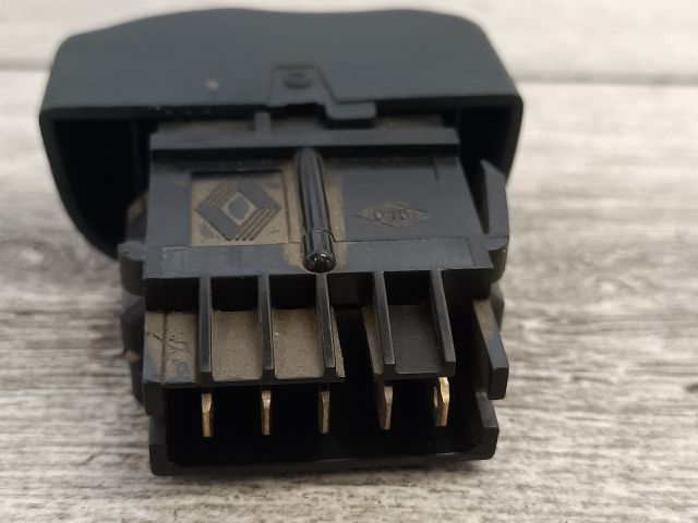 bontott RENAULT MEGANE I Központizár Kapcsoló