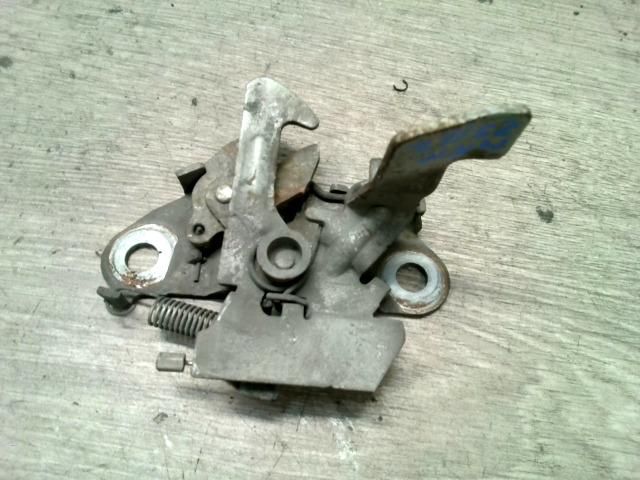 bontott RENAULT MEGANE I Motorháztető Zárszerkezet