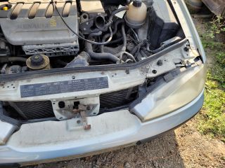 bontott RENAULT MEGANE I Rádió / CD