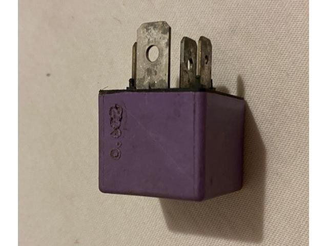 bontott RENAULT MEGANE I Relé