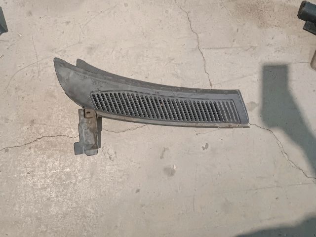 bontott RENAULT MEGANE I Szélvédő Alatti Műanyag Elem