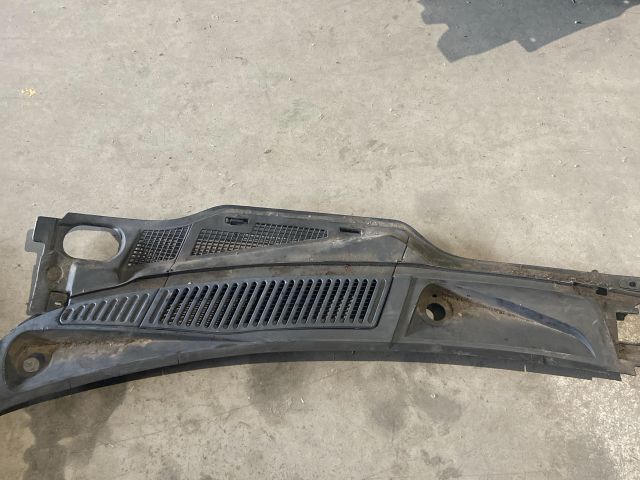 bontott RENAULT MEGANE I Szélvédő Alatti Műanyag Elem