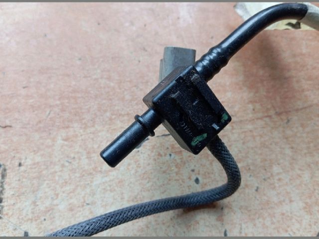 bontott RENAULT MEGANE I Üzemanyagcső