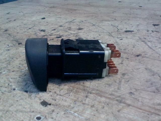 bontott RENAULT MEGANE I Vészvillogó Kapcsoló