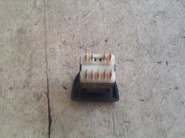 bontott RENAULT MEGANE I Vészvillogó Kapcsoló