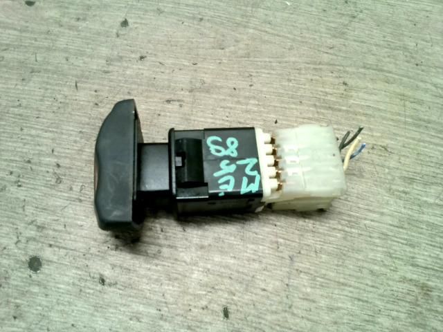 bontott RENAULT MEGANE I Vészvillogó Kapcsoló