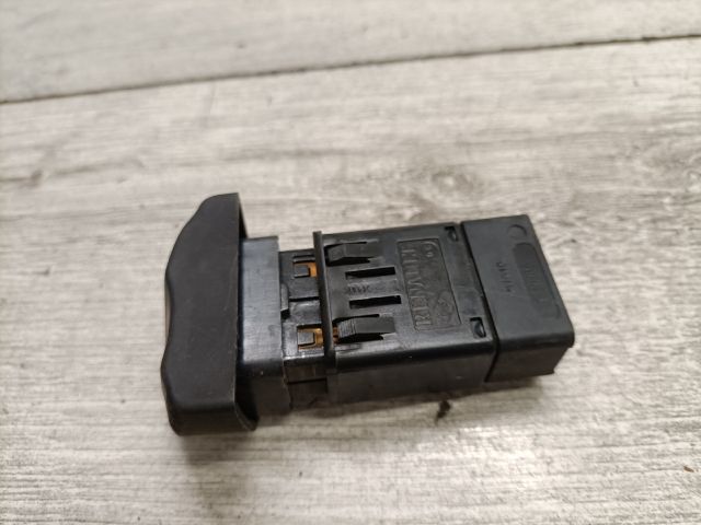 bontott RENAULT MEGANE I Vészvillogó Kapcsoló