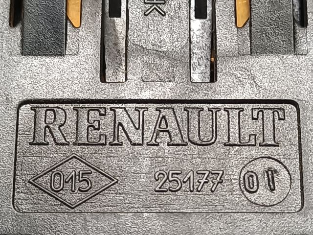 bontott RENAULT MEGANE I Vészvillogó Kapcsoló