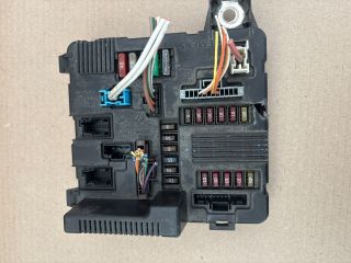 bontott RENAULT MEGANE II Biztosítéktábla Motortér