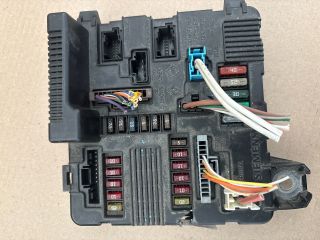 bontott RENAULT MEGANE II Biztosítéktábla Motortér