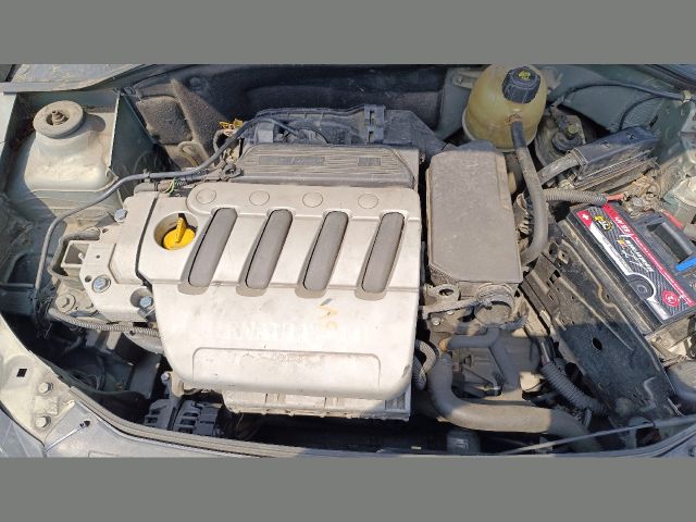 bontott RENAULT MEGANE II Motor (Fűzött blokk hengerfejjel)