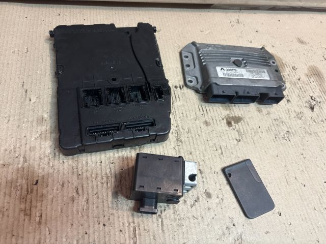 bontott RENAULT MEGANE II Motorvezérlő